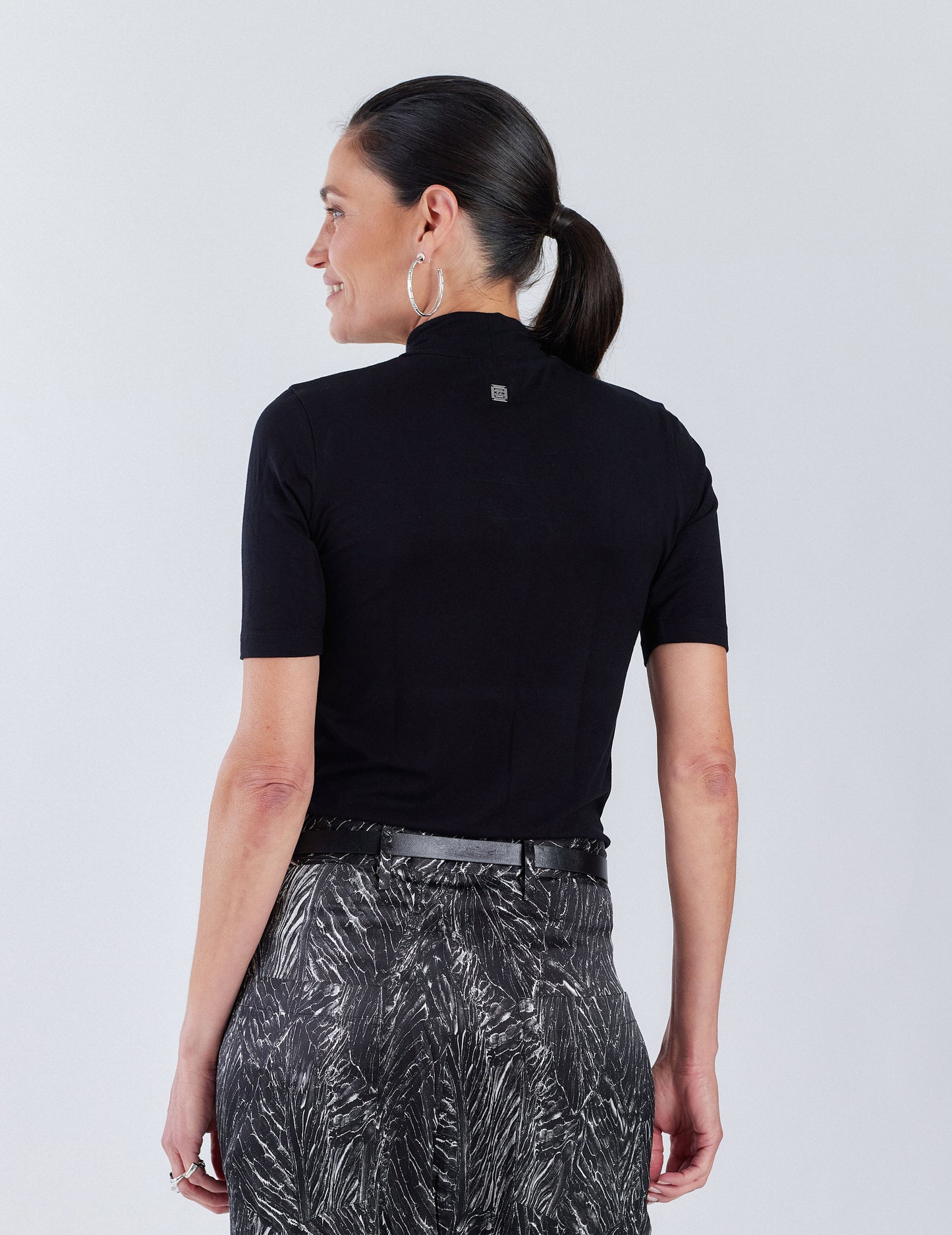 BAMBOO MOCK NECK T-SHIRT