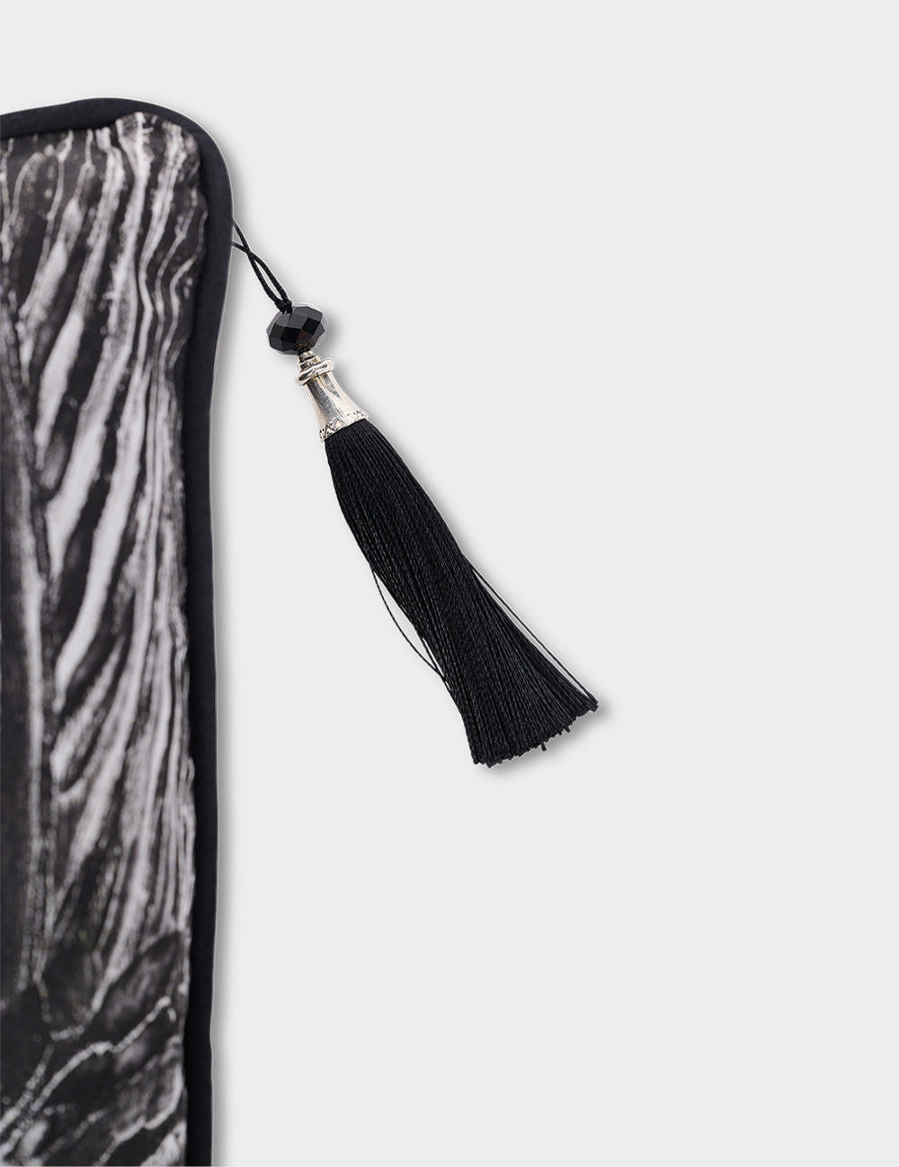 LEAVES PRINT SILK CUSHION