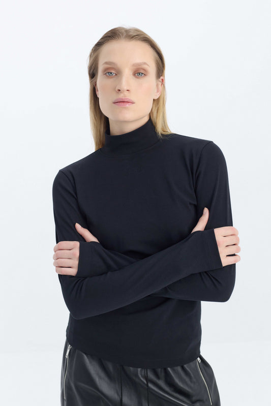 LONG SLEEVE MOCK-NECK T-SHIRT