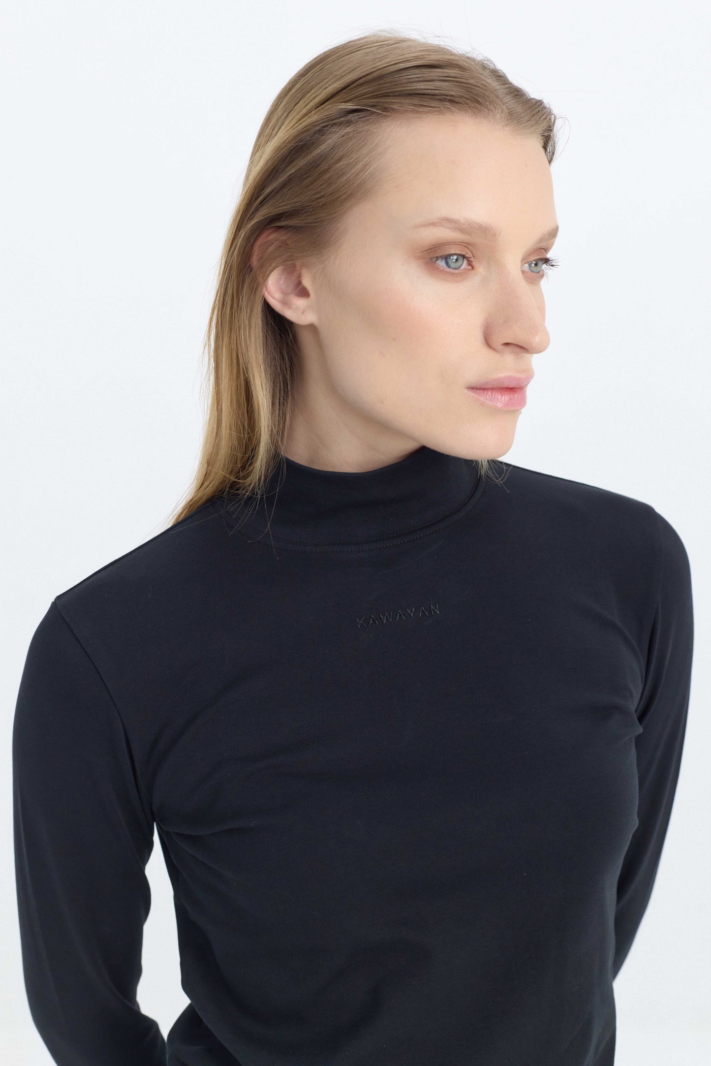 LONG SLEEVE MOCK-NECK T-SHIRT