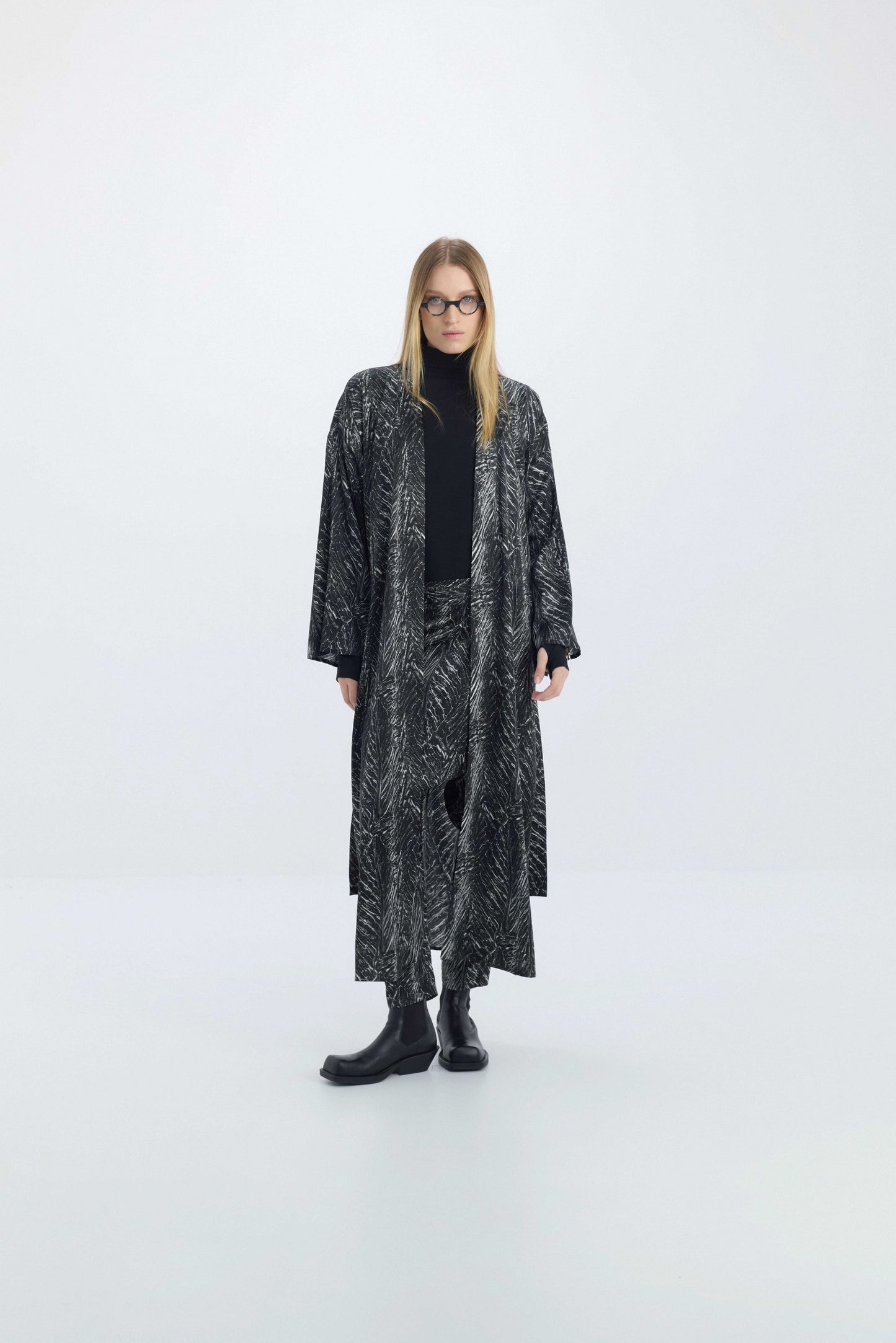 LEAVES PRINT SILK KIMONO