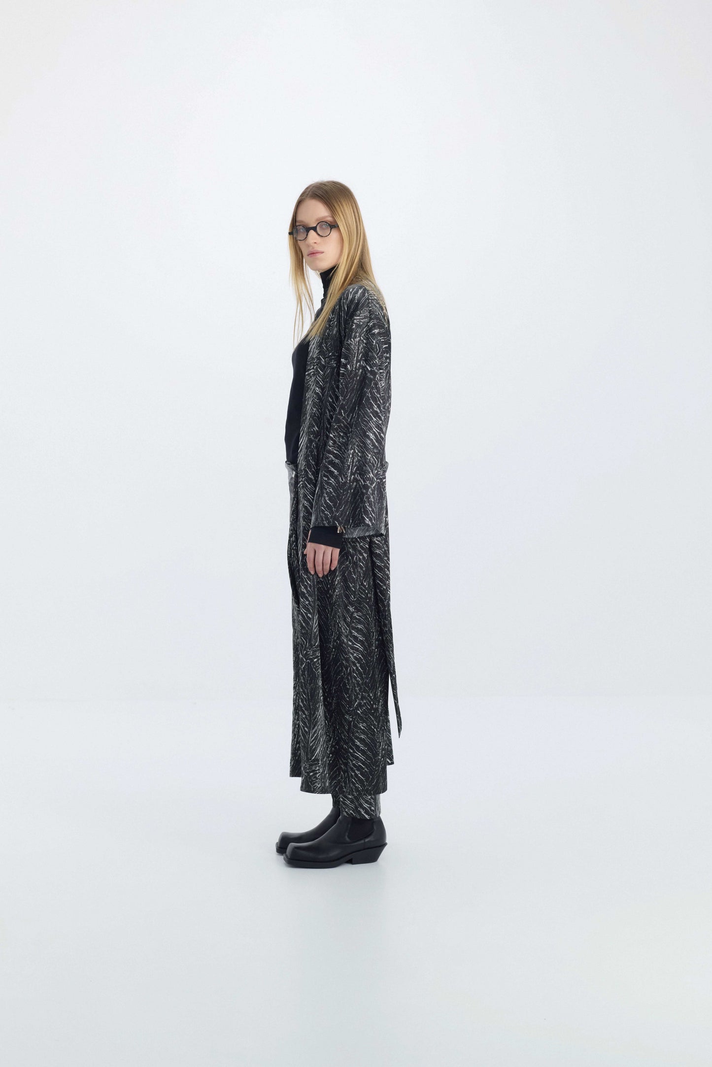 LEAVES PRINT SILK KIMONO