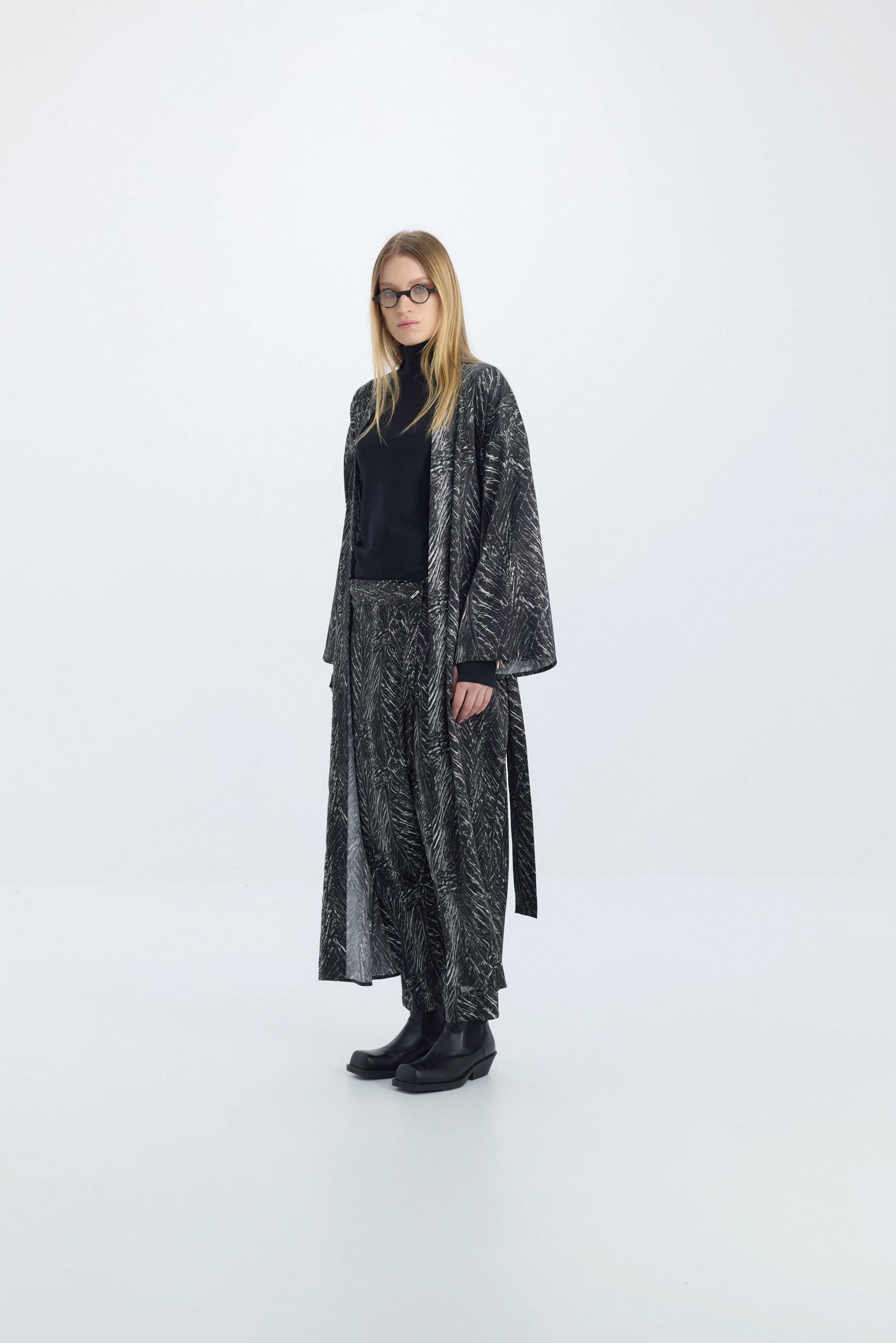 LEAVES PRINT SILK KIMONO