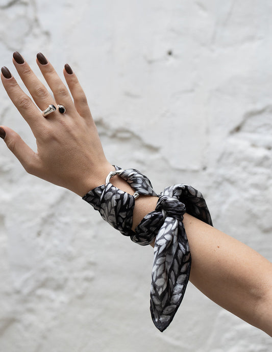 KNITTED PRINT SILK SCARF
